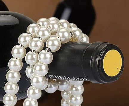 Dettaglio portabottiglie perle